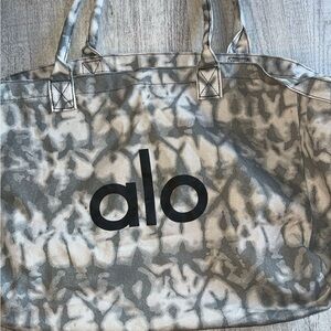 Alo tote bag